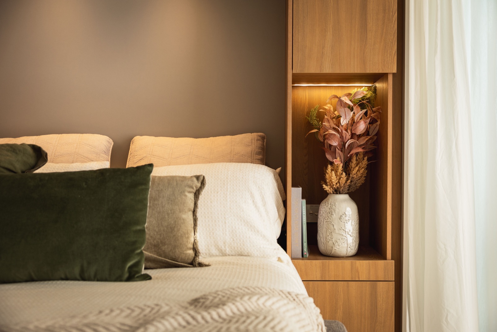 OHOME · Rest · bedside detail