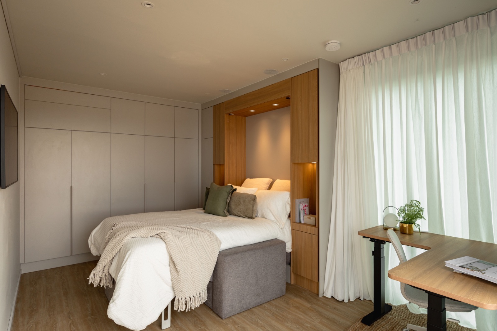 OHOME · Rest · bed down, desk beside