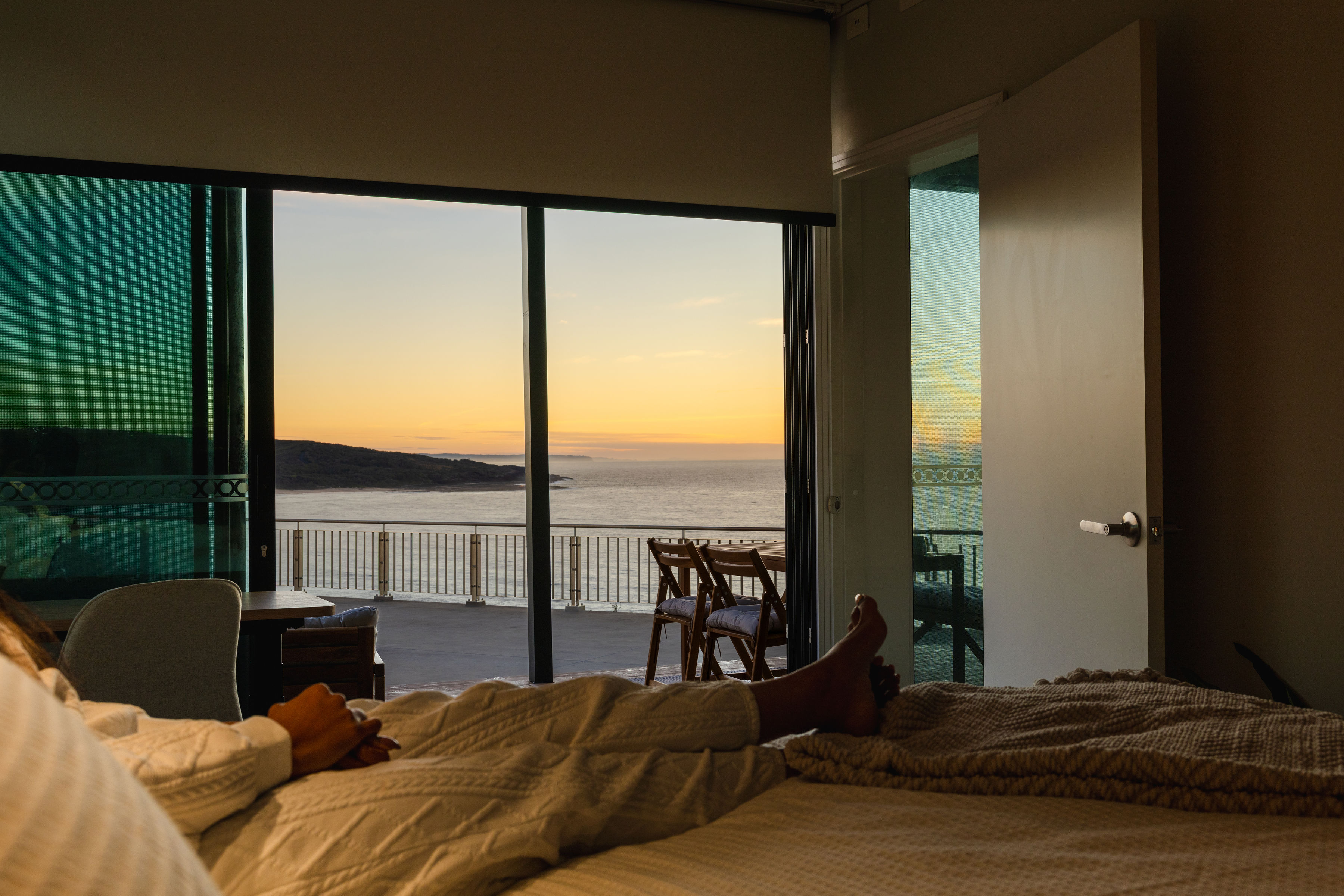 OHOME · Rest · sunrise from the bed