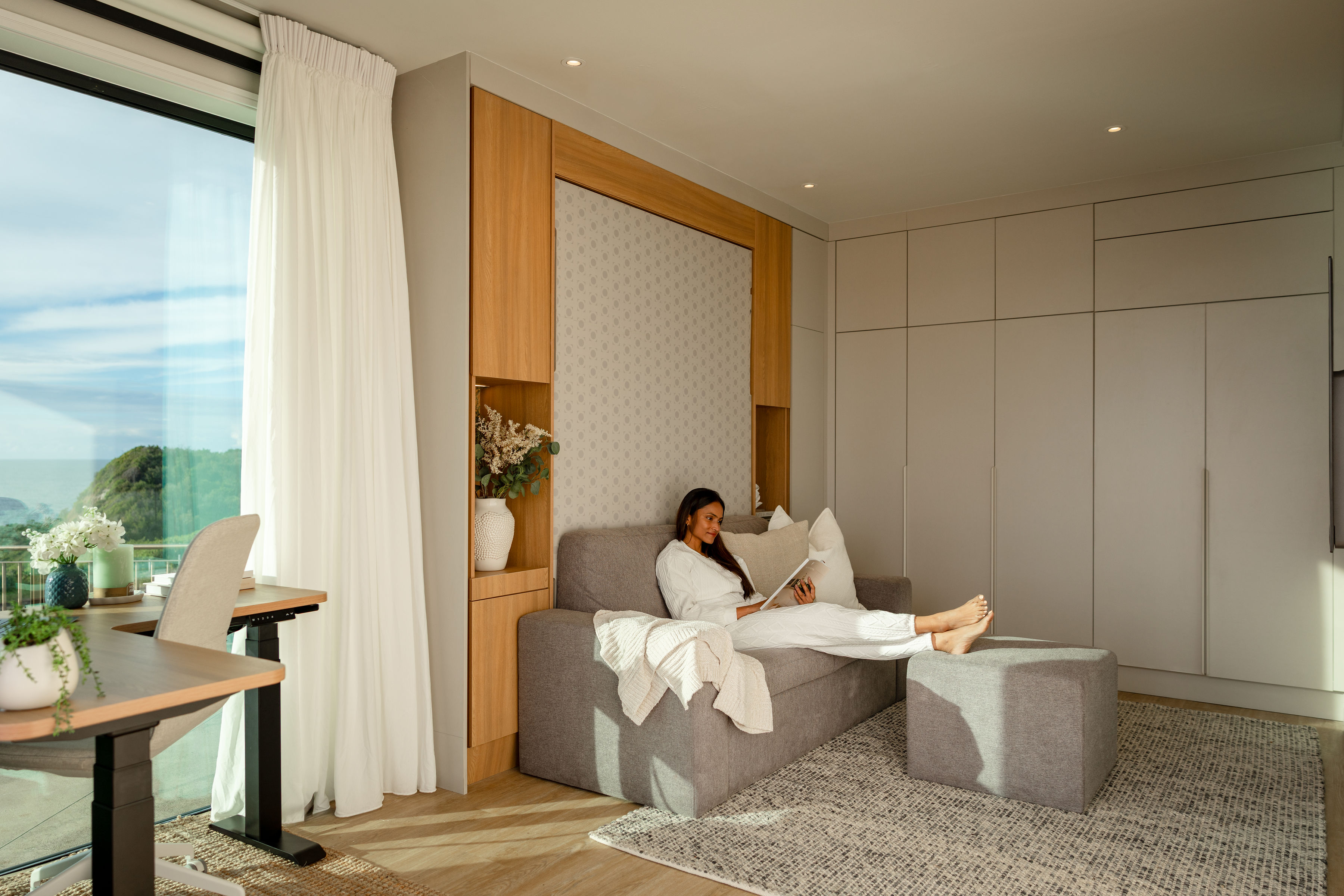 OHOME · Lounge · sofa to the view